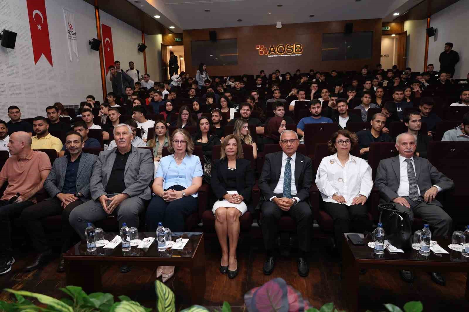 Öğrenciler, sanayi sektörü ve kariyer fırsatları hakkında bilgilendirildi
