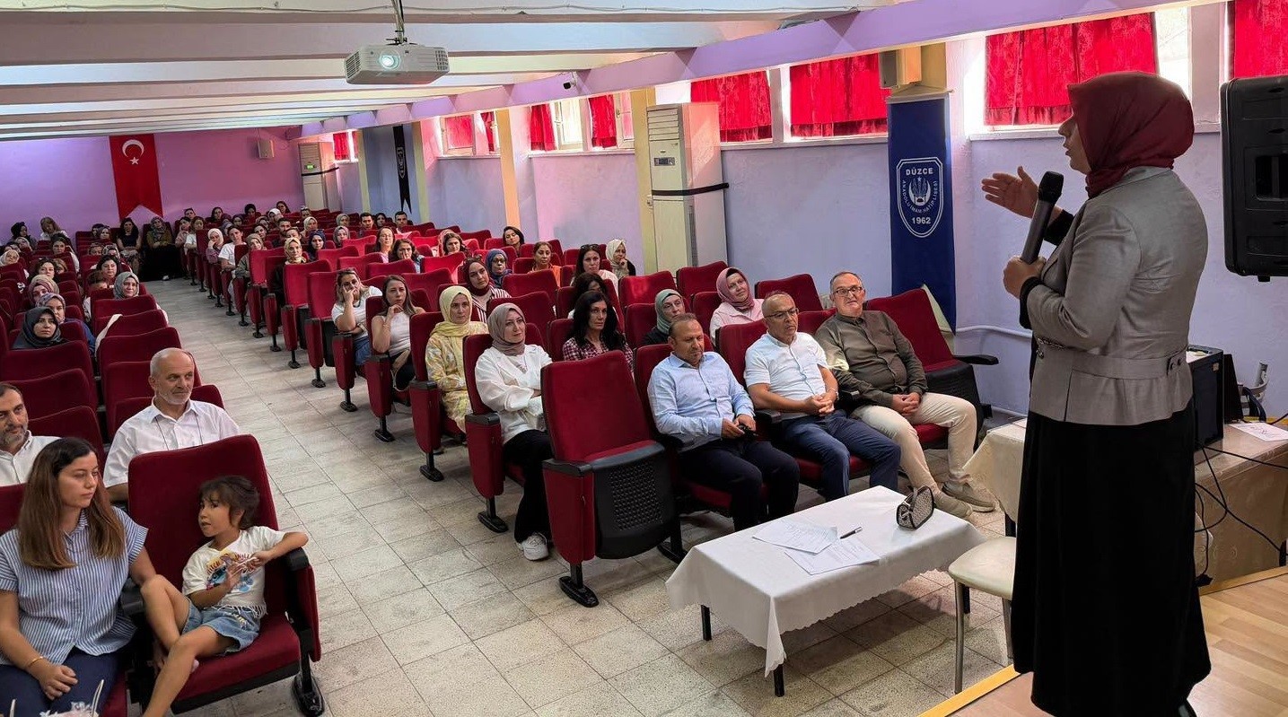 Okul öncesi öğretmenlerine Türkiye Yüzyılı Maarif Modeli eğitimi
