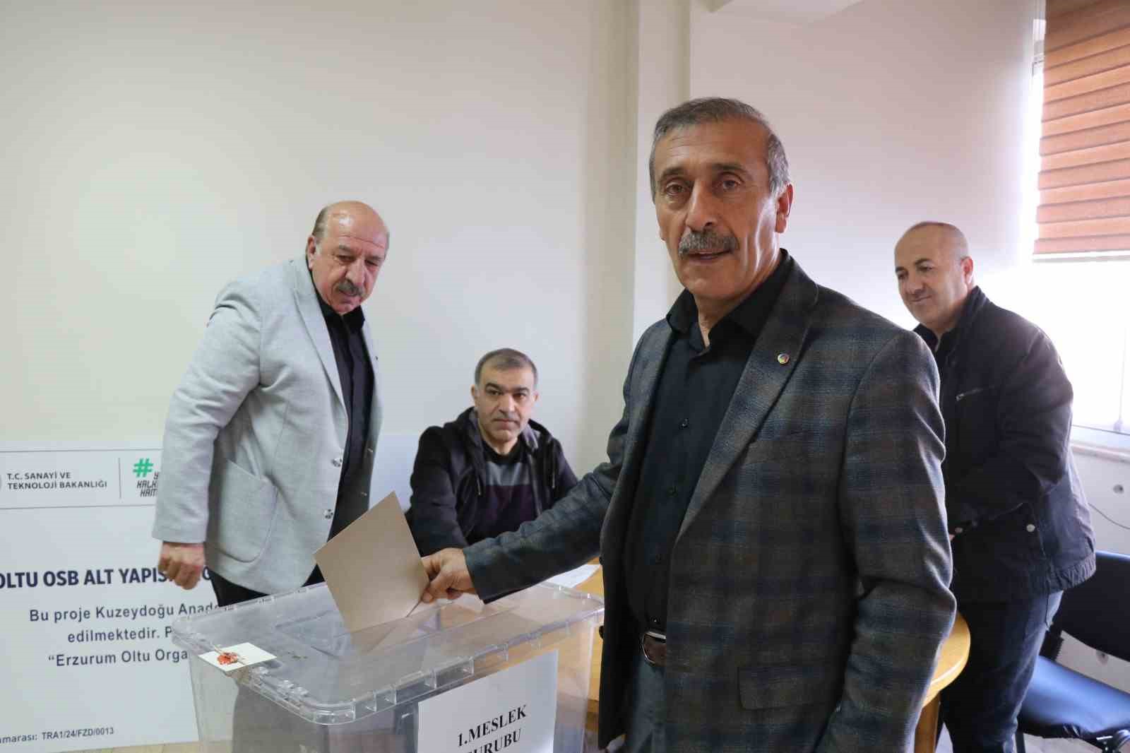 Oltu’da Ticaret ve Sanayi Odası seçimlerini Baki Karaca kazandı
