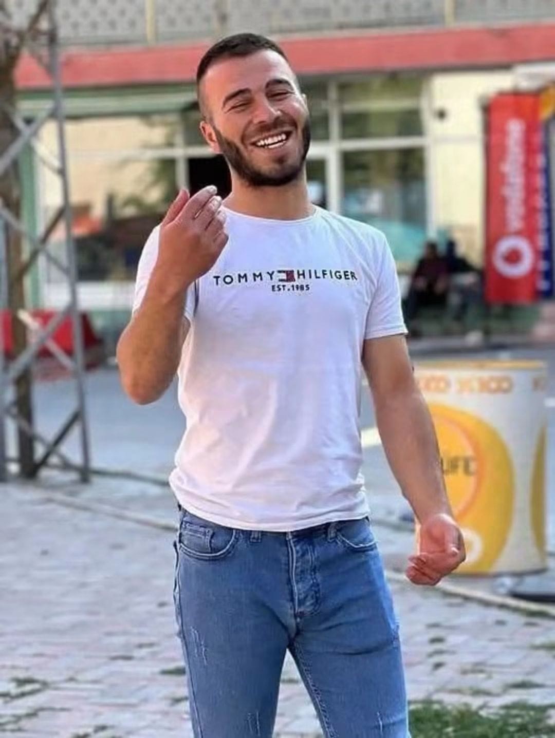 Otomobilin çarptığı genç hayatını kaybetti
