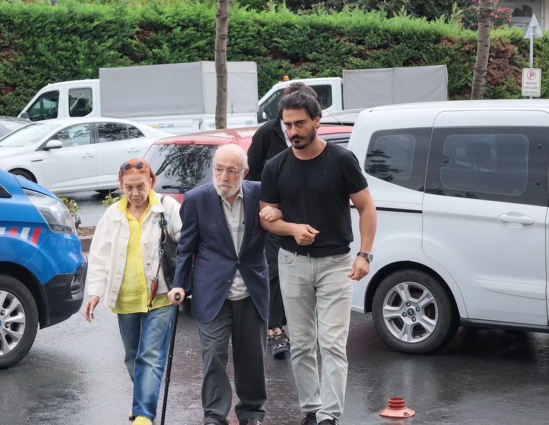 Oyuncu Emin Olcay ifade vermek üzere Silivri Adliye’sine geldi
