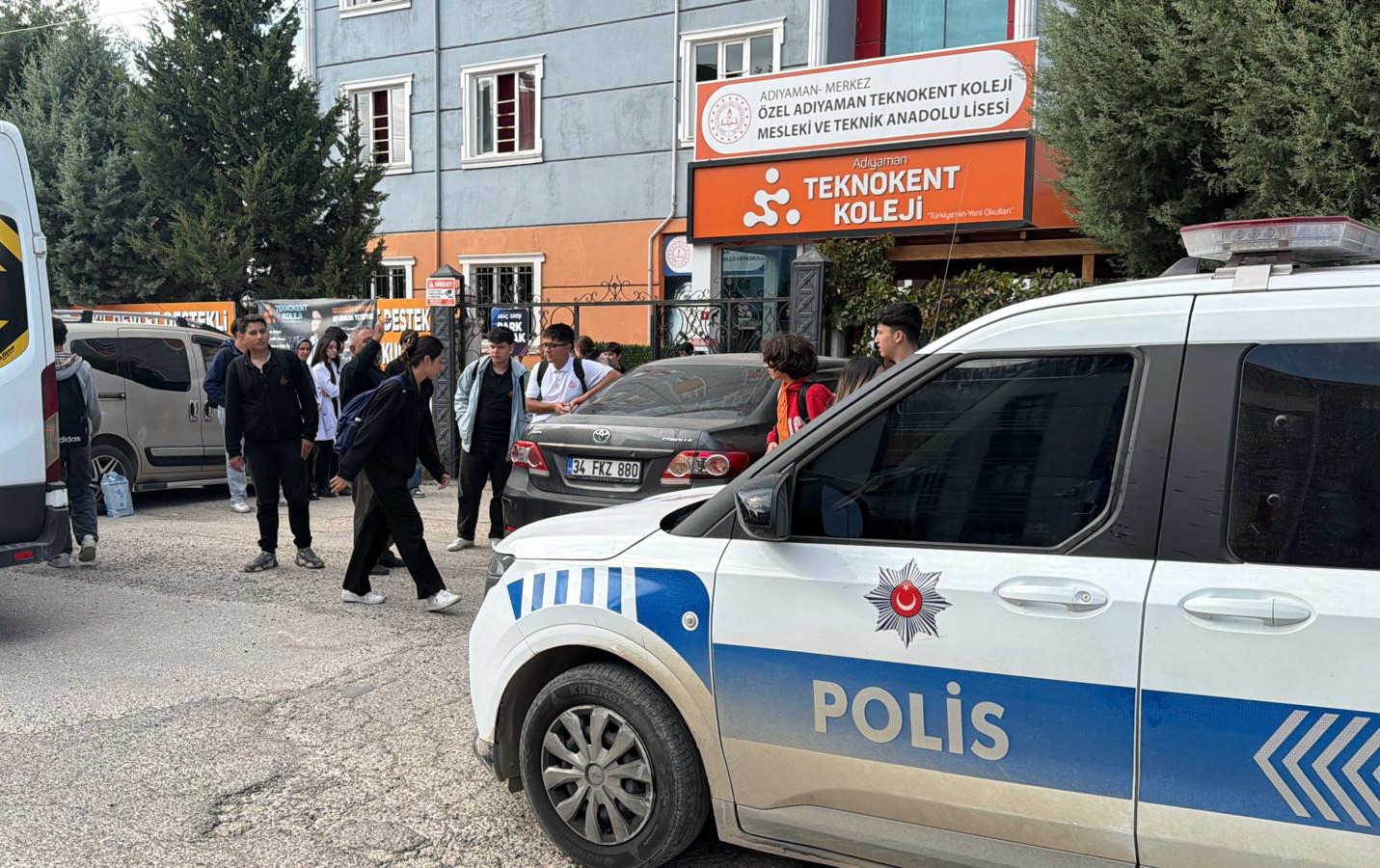 Özel okulda 5. kattan atladığı iddia edilen öğrenci hayatını kaybetti
