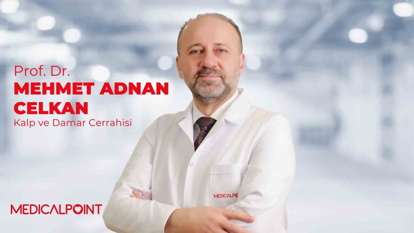 Prof. Dr. Celkan: "Bacakta ani şişlik ve ağrıya dikkat. pıhtı hayati risk oluşturabilir"
