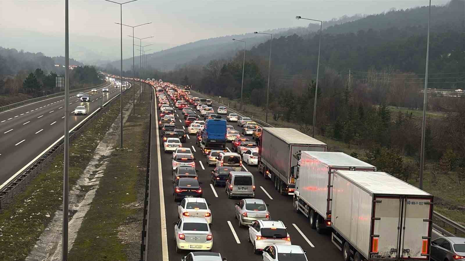 Ramazan Bayramı’nda Bolu’dan 331 bin araç geçiş yaptı
