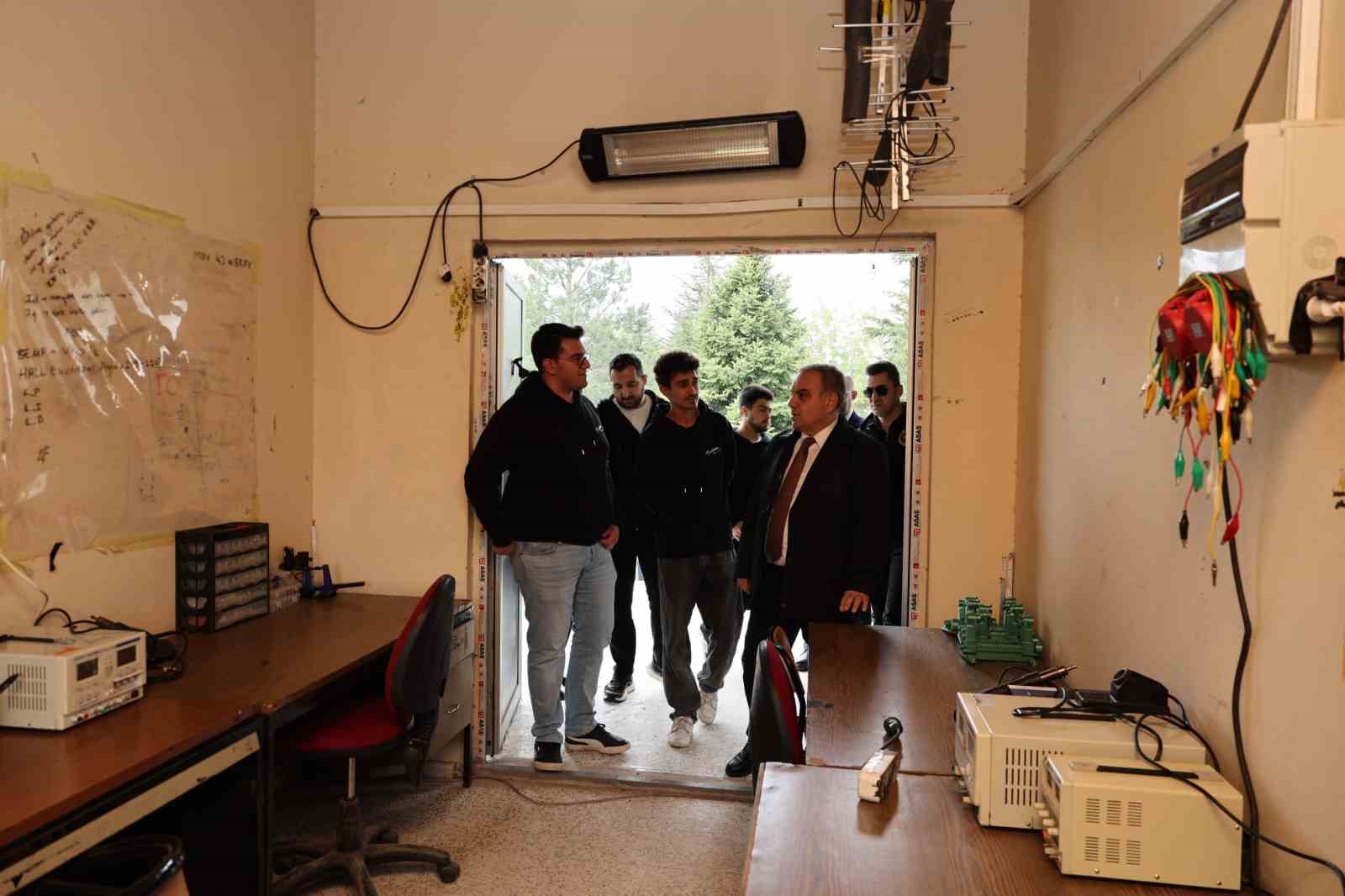 Rektör Prof. Dr. Altun öğrenci ziyaretlerini sürdürüyor
