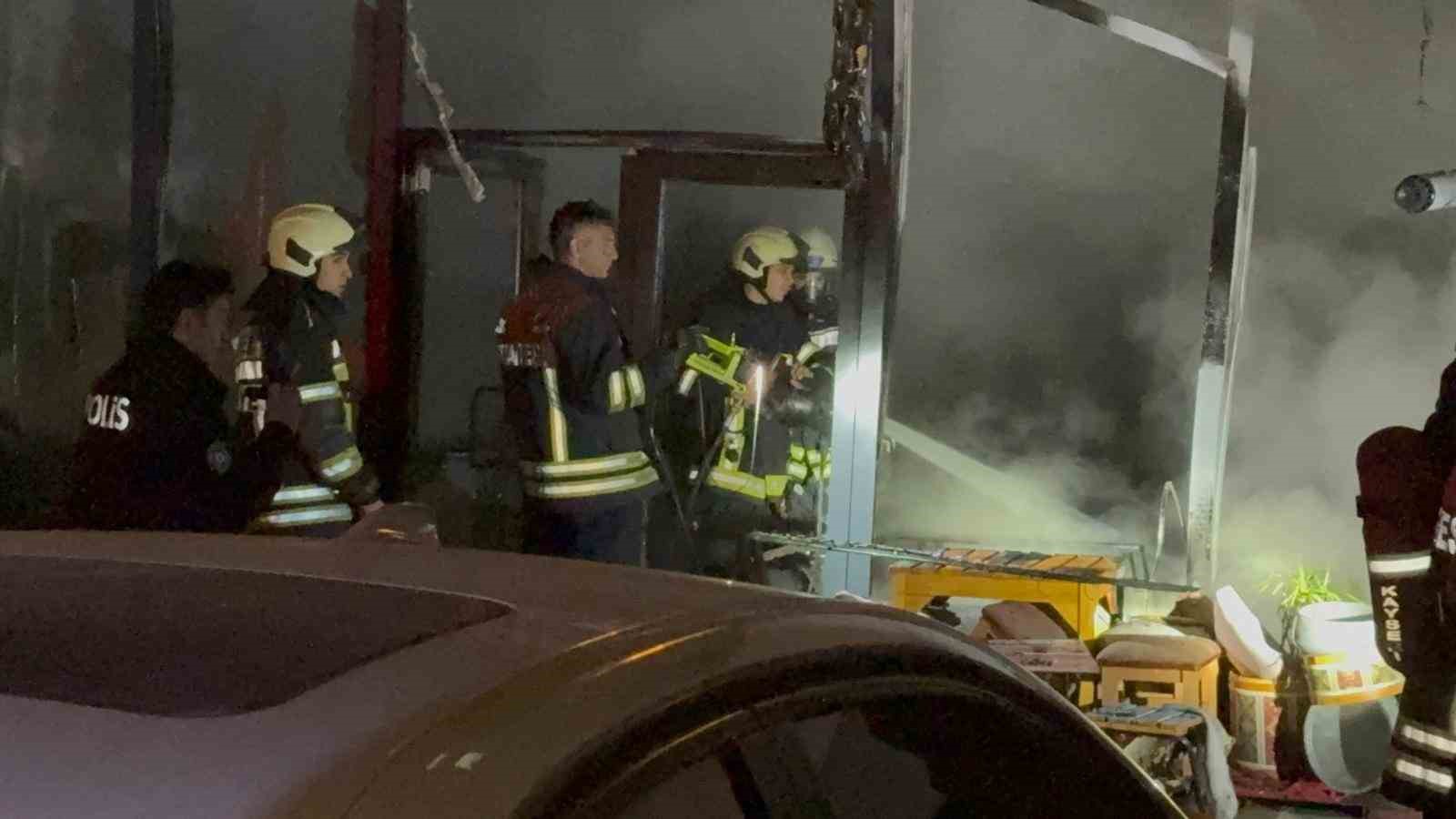 Restoranda çıkan yangın korkuttu
