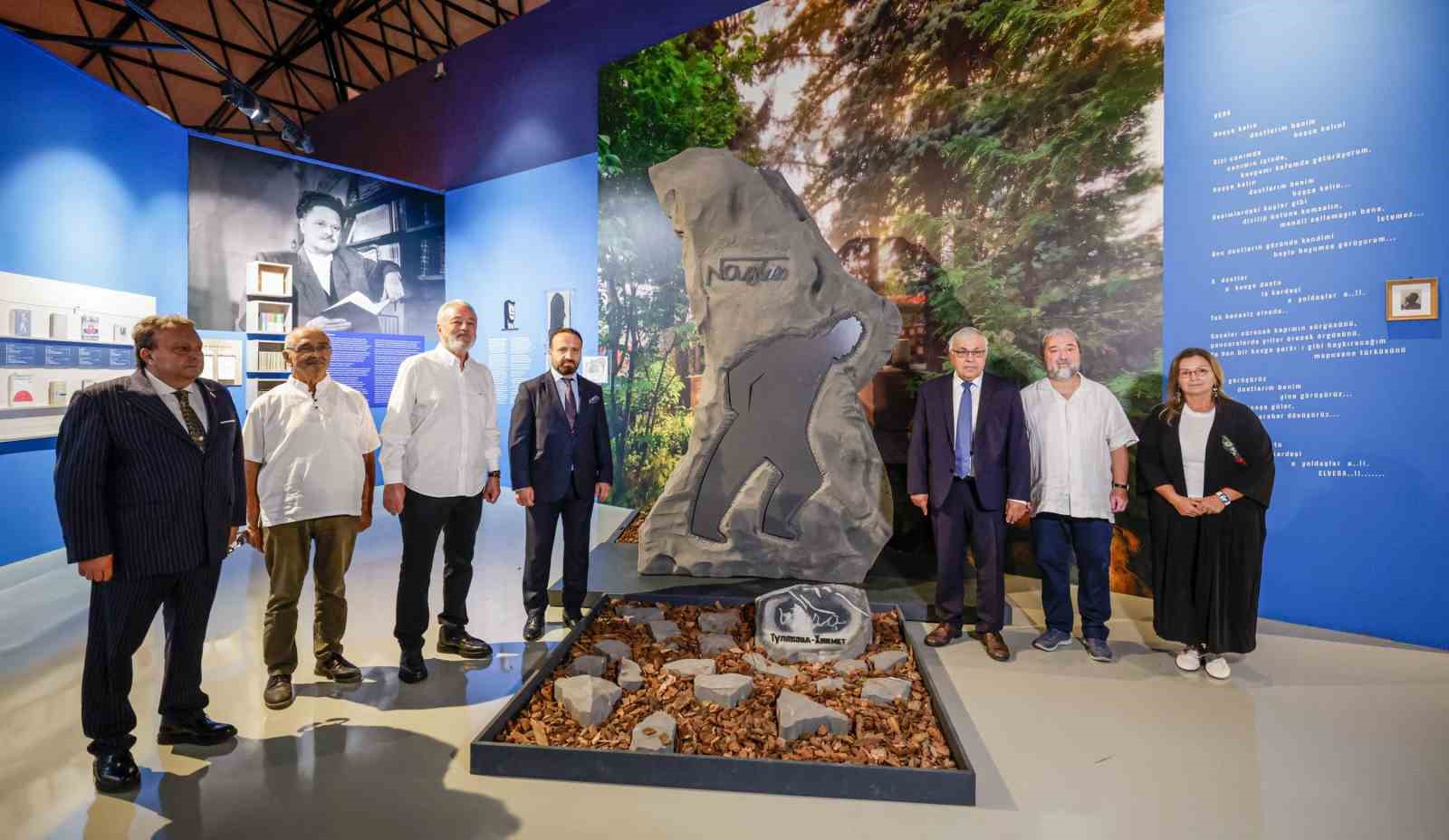 Rusya Büyükelçisi Vershinin, Nâzım Hikmet sergisini gezdi
