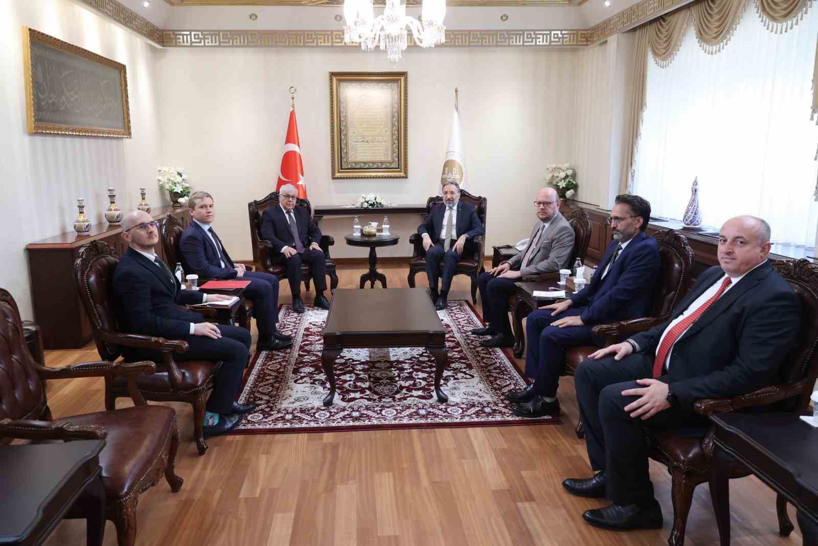 Rusya’nın Türkiye Büyükelçisi Vershinin, Diyanet İşlere Başkanı Arpaguş ile bir araya geldi
