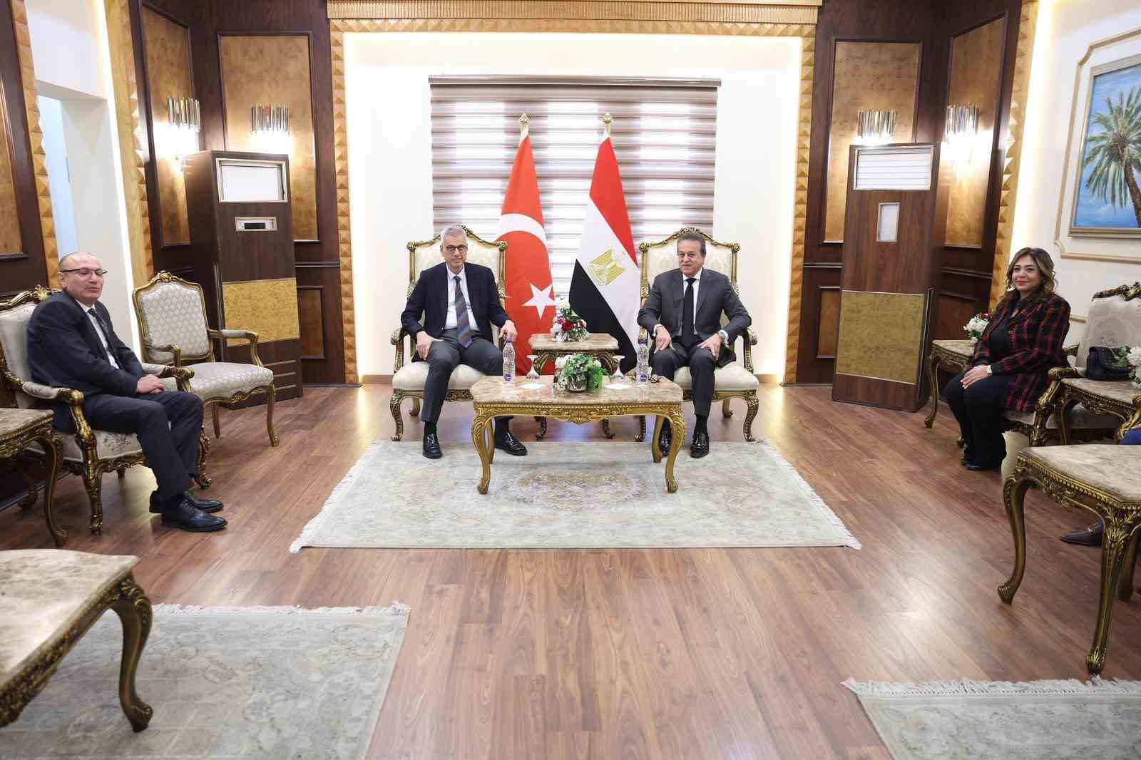 Sağlık Bakanı Memişoğlu, Mısır’da
