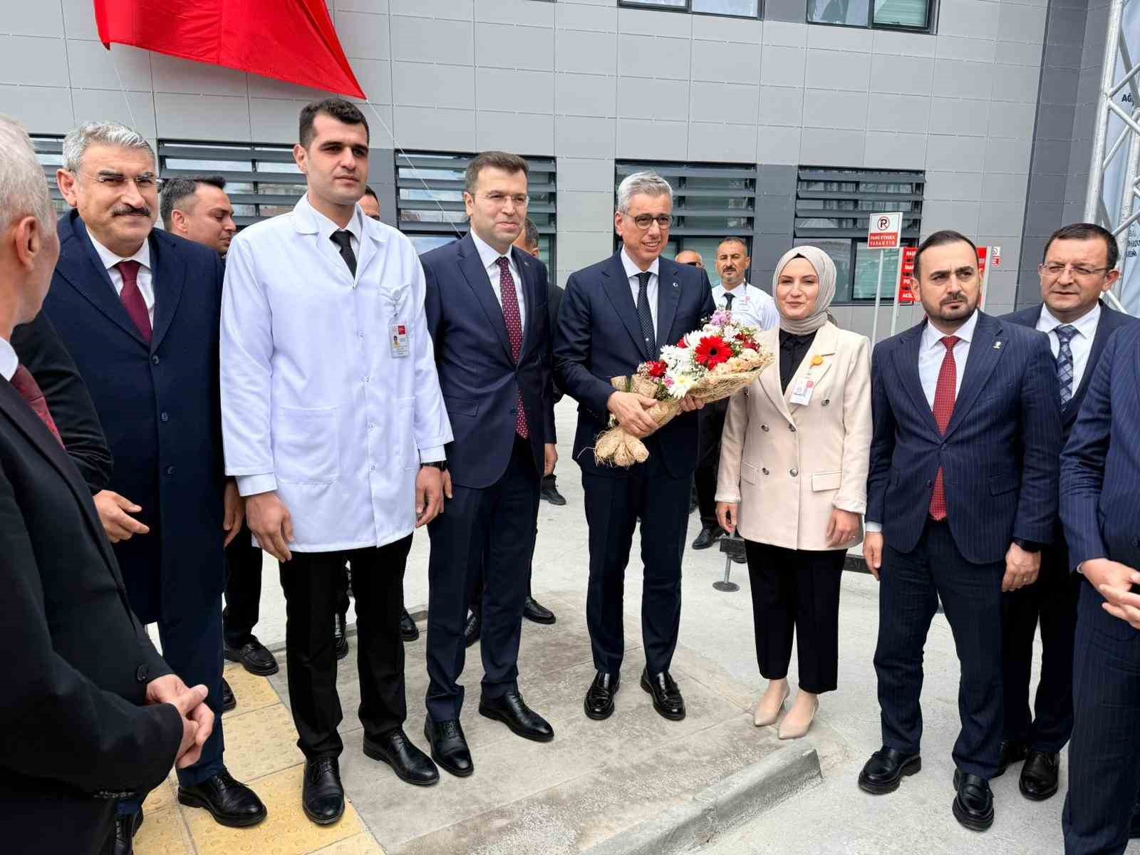 Sağlık Bakanı Memişoğlu: "Türkiye, Cumhurbaşkanımızın liderliğinde sağlıkta son 25 yılda büyük gelişim gösterdi"
