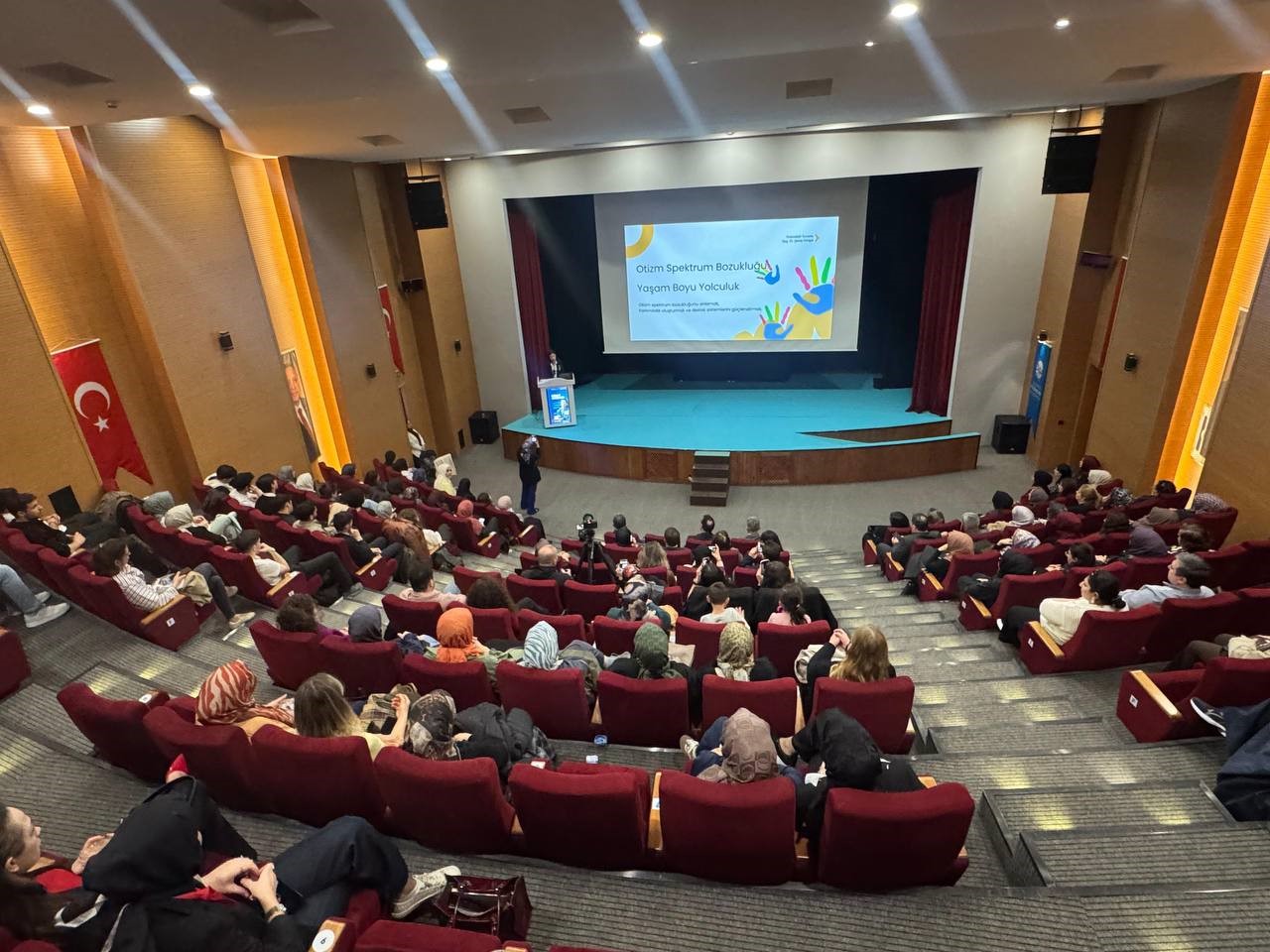Sakarya’da "Otizmi Anlamak" paneli düzenlendi
