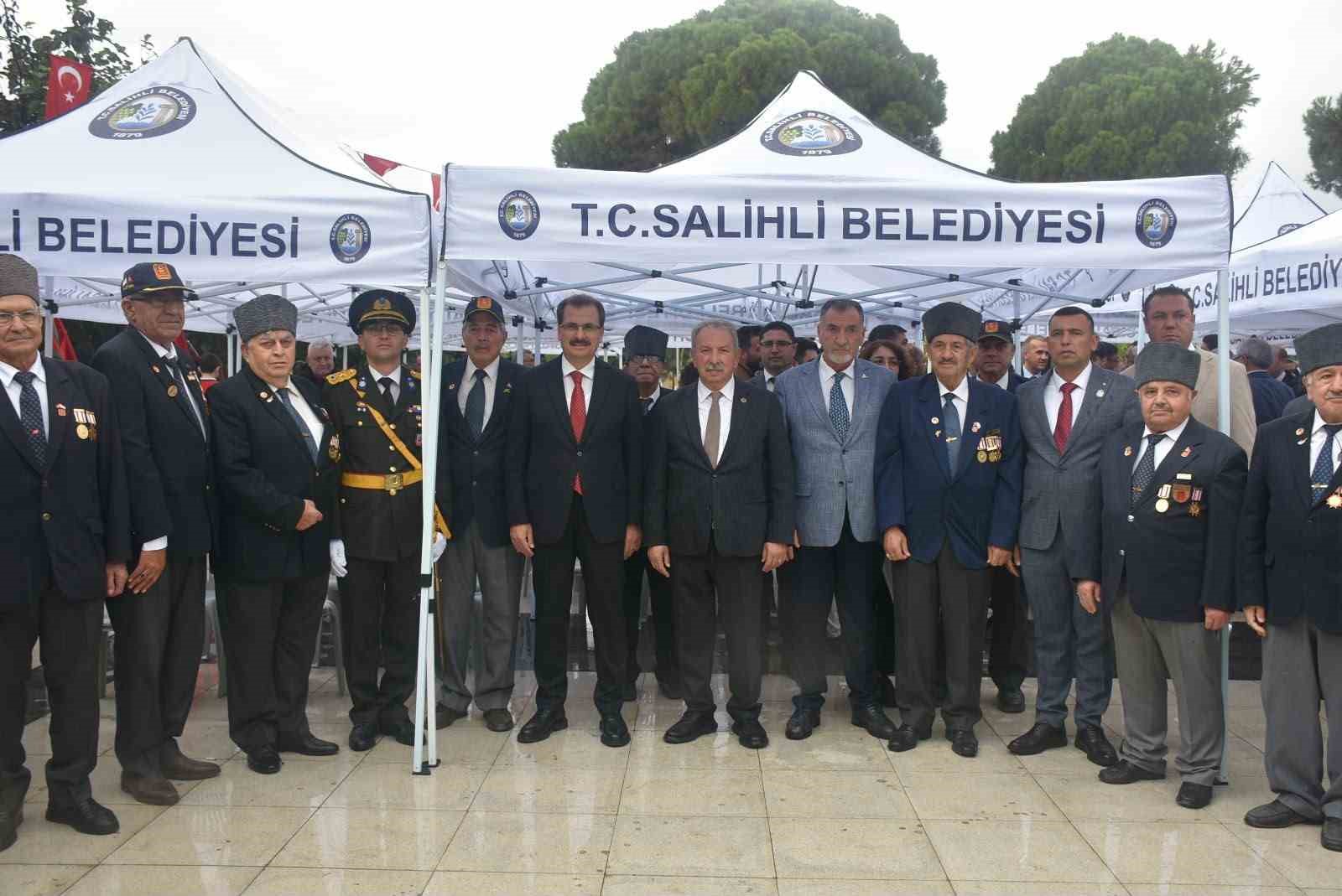 Salihli’de Cumhuriyet coşkusu başladı

