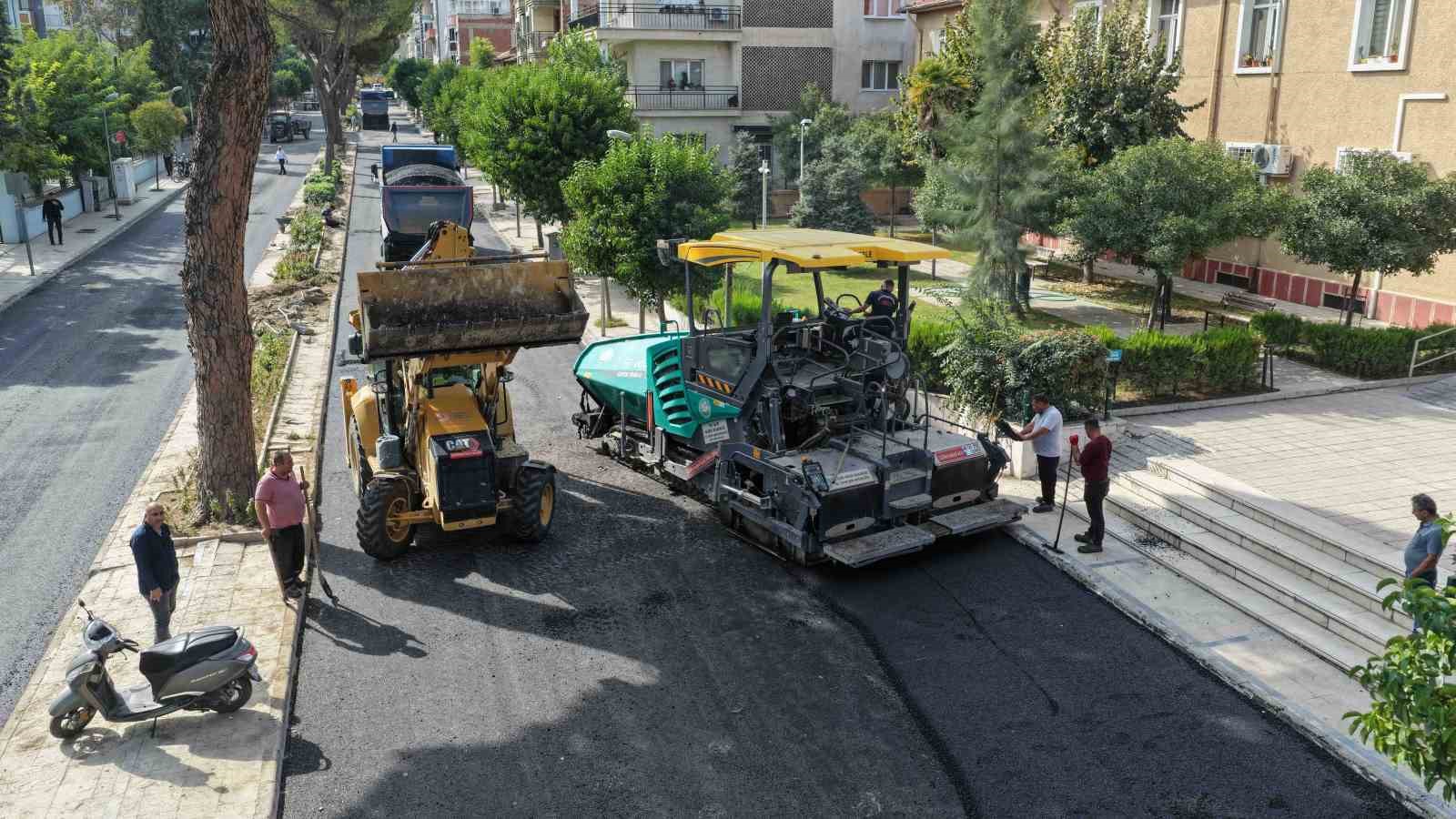 Salihli’de iki mahalleyi birbirine bağlayan Ferah Caddesi yenileniyor
