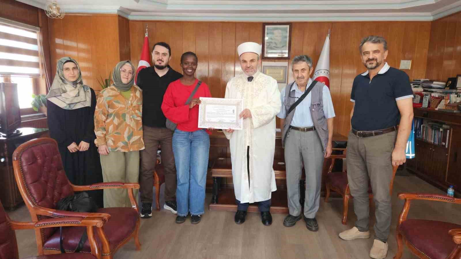 Samsun’a gelin olan Kenyalı ‘Kosgei’ Müslüman oldu, ’Sıla’ ismini aldı
