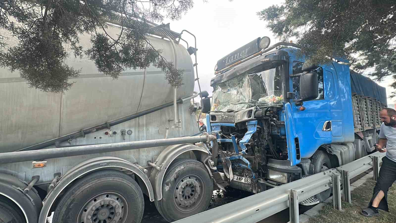 Samsun’da 3 aracın karıştığı zincirleme kaza: 1 yaralı
