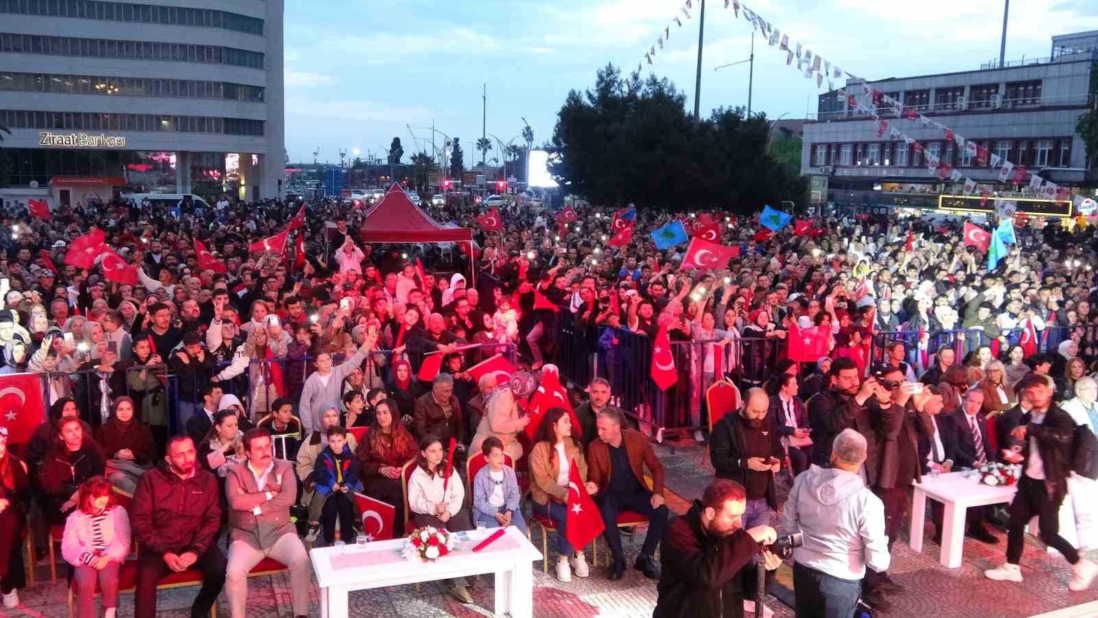 Samsun’da Anneler Günü’nde konser coşkusu
