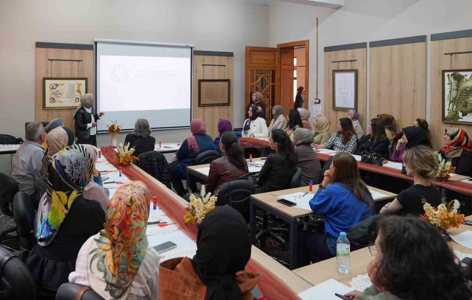 Sanat Melikgazi’de Selçuklu Mimarisi ve Türk - İslam Sanatı konuşuldu
