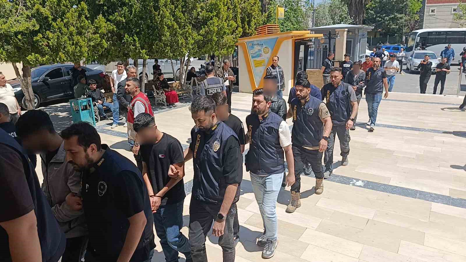 Şanlıurfa merkezli 11 ilde siber dolandırıcılık operasyonu: 31 tutuklama
