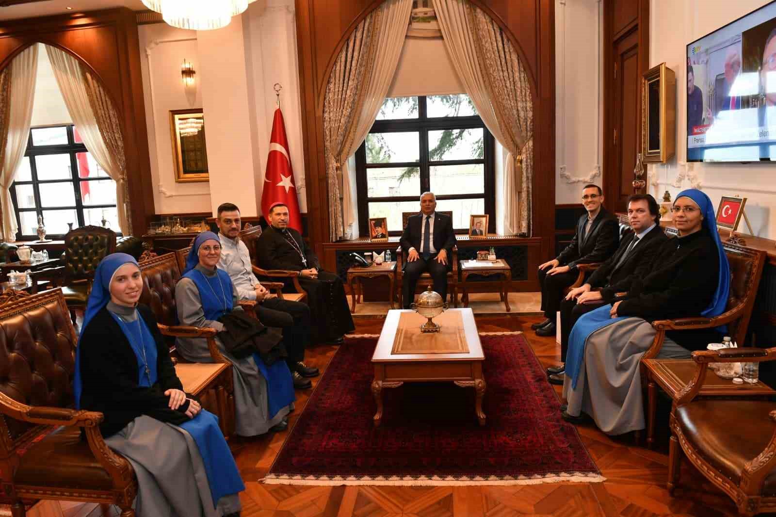 Santa Maria Katolik Kilisesi Episkoposu Antuan Ilgıt’tan Vali Yıldırım’a ziyaret
