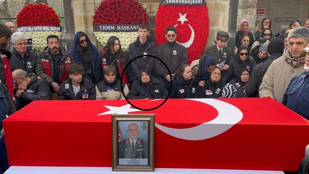 Şehit Tuğgeneral İsa Baydilli’nin annesi son yolculuğuna uğurlandı

