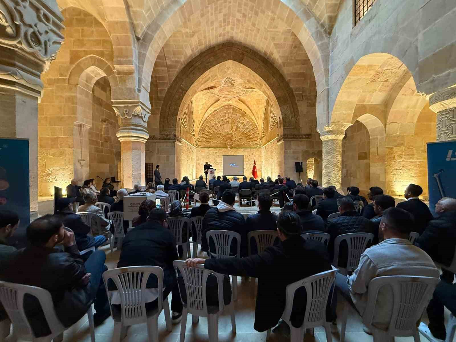Sekiz asırlık şifahanede bilimsel sağlık toplantısı gerçekleştirildi
