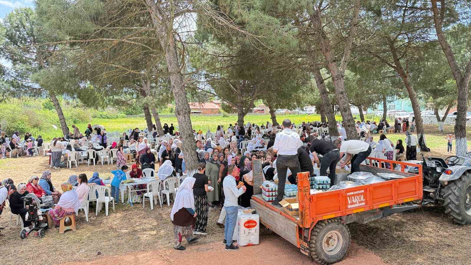 Şerbetli köyünde geleneksel köy hayrı düzenlendi
