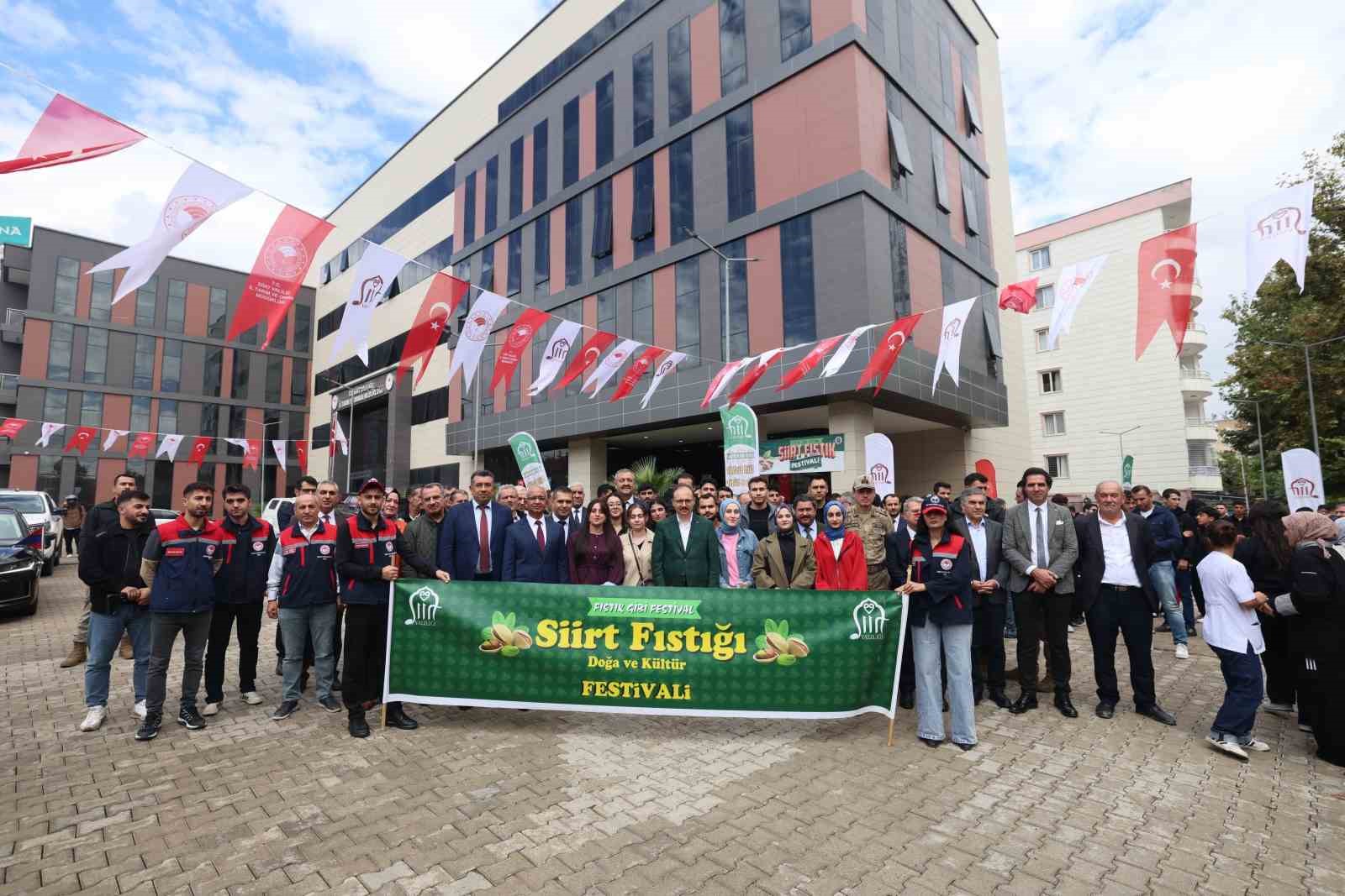 Siirt’in fıstığı, kültürü ve doğası festivalde buluştu
