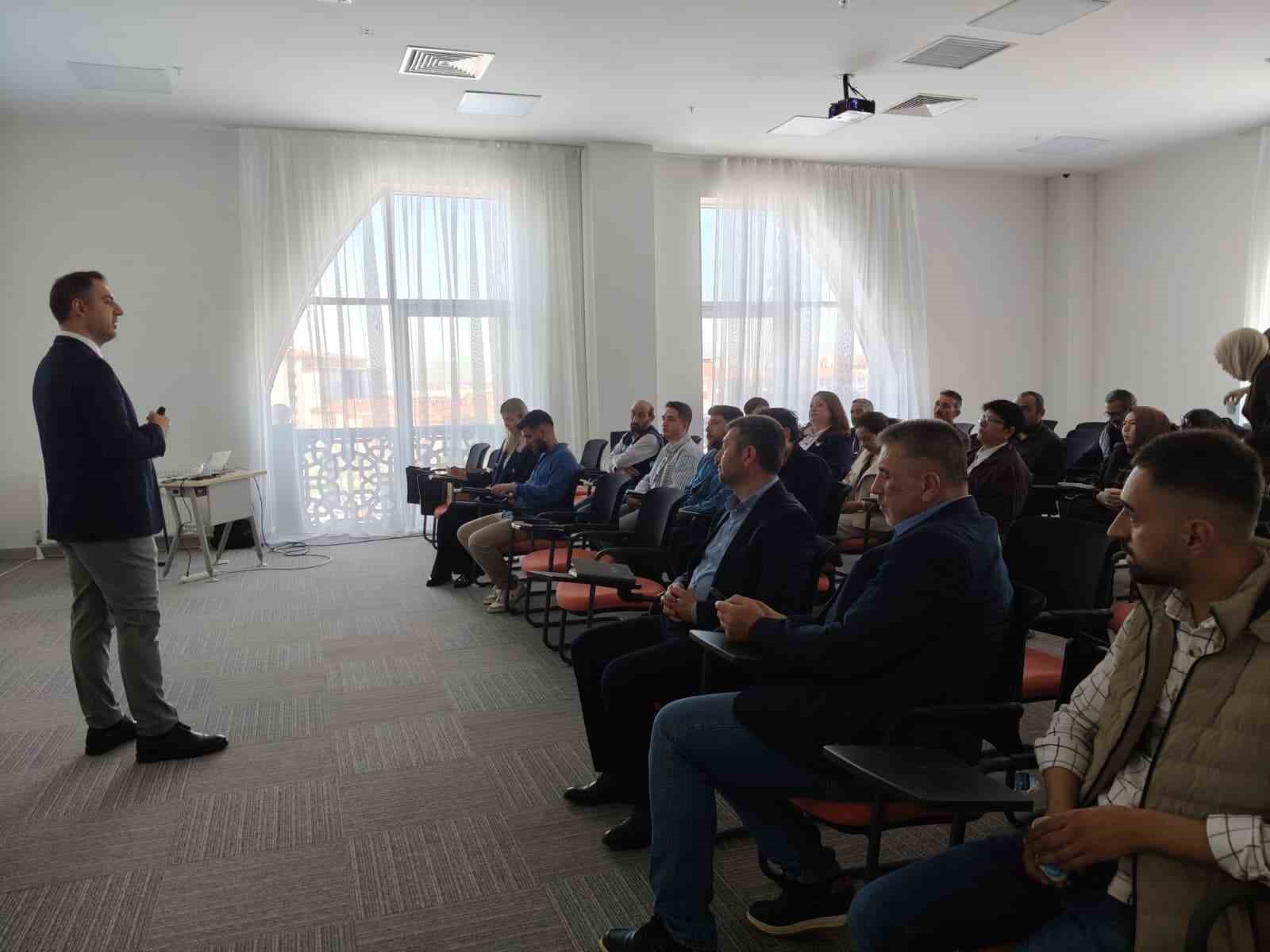 Sincan Belediyesinden ‘Bilimsel İlaçlama Yöntemleri ve Saha Koordinasyonu’ eğitimi
