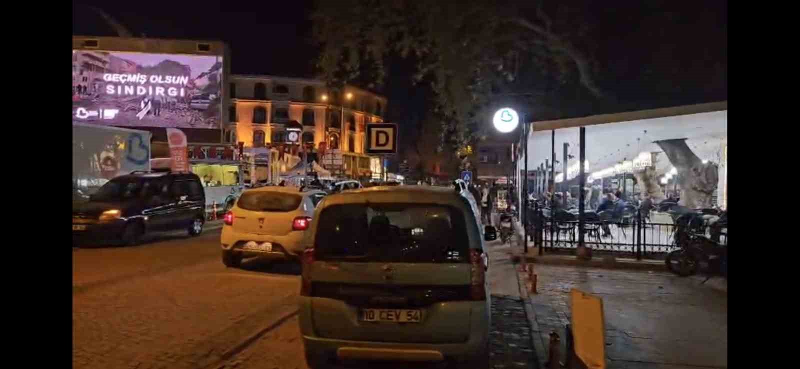 Sındırgı’da deprem paniği
