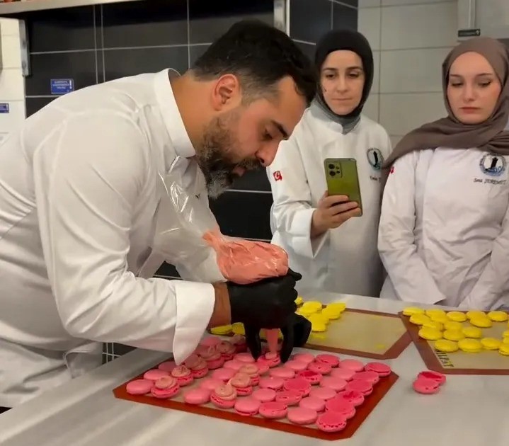 Sinop’ta geleceğin şefleri makaron yapımını öğrendi
