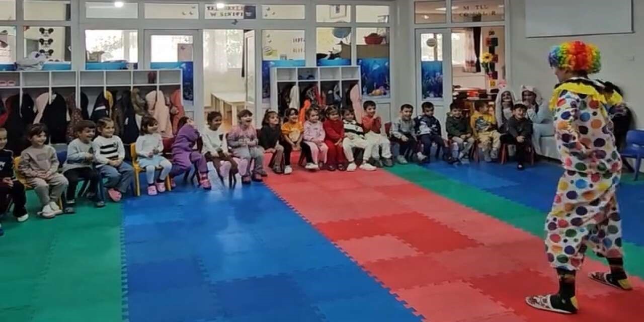 Şırnak’ta minikler diş fırçalamayı tiyatroyla öğrendi
