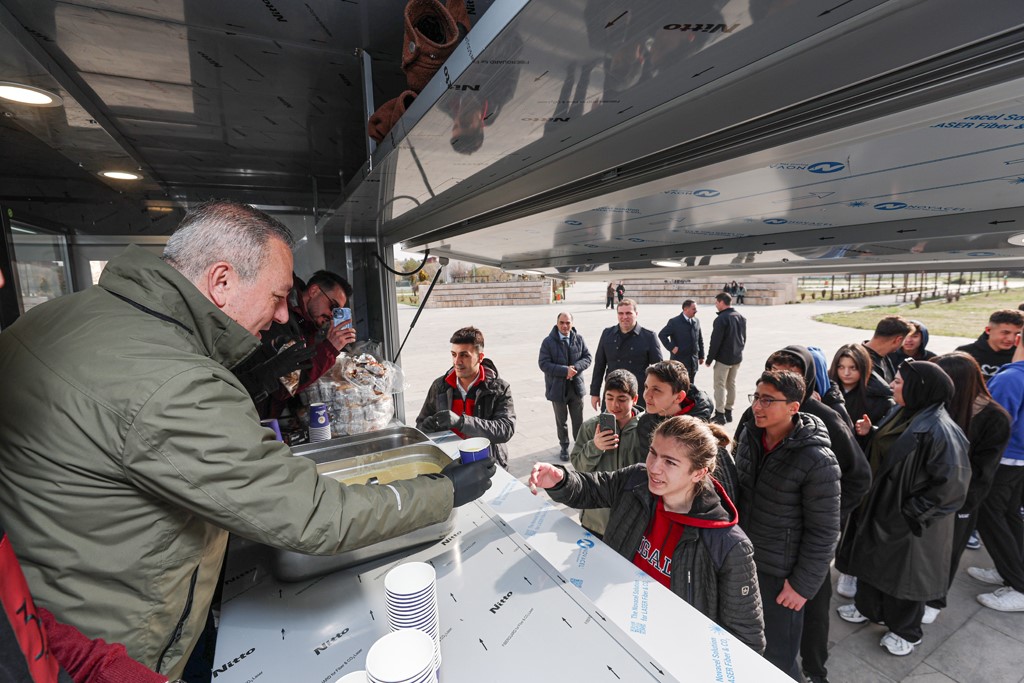 Sivas Belediyesi’nden öğrencilere beslenme desteği
