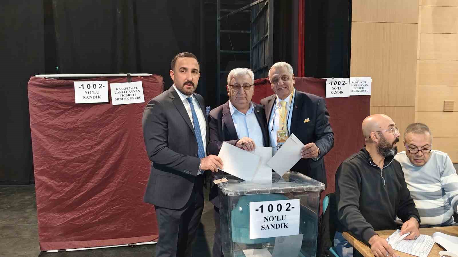 Sivas Ticaret Borsası seçimlerinde Karakaya güven tazeledi
