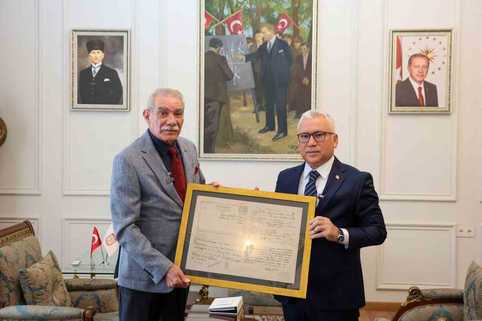 Sivaslı yüzbaşının 110 yıllık hasreti torununa ulaştı
