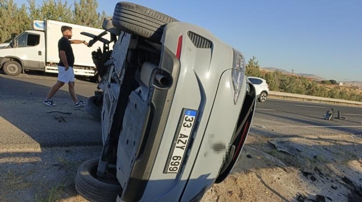 Sivrihisar’da kontrolden çıkan otomobil yan yattı: 1 yaralı
