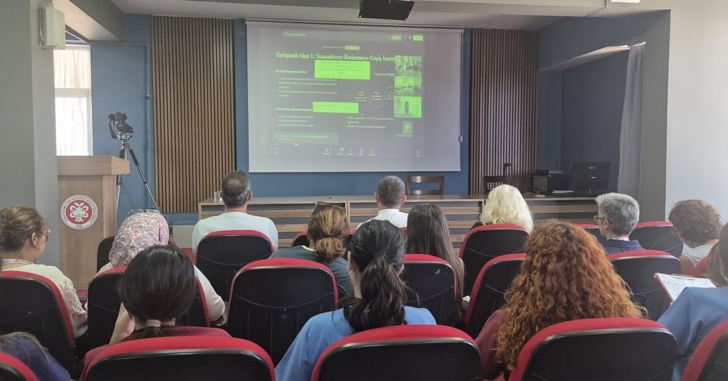 Söke’de sağlık çalışanlarına ’Bebek Dostu Hastane’ sempozyumu

