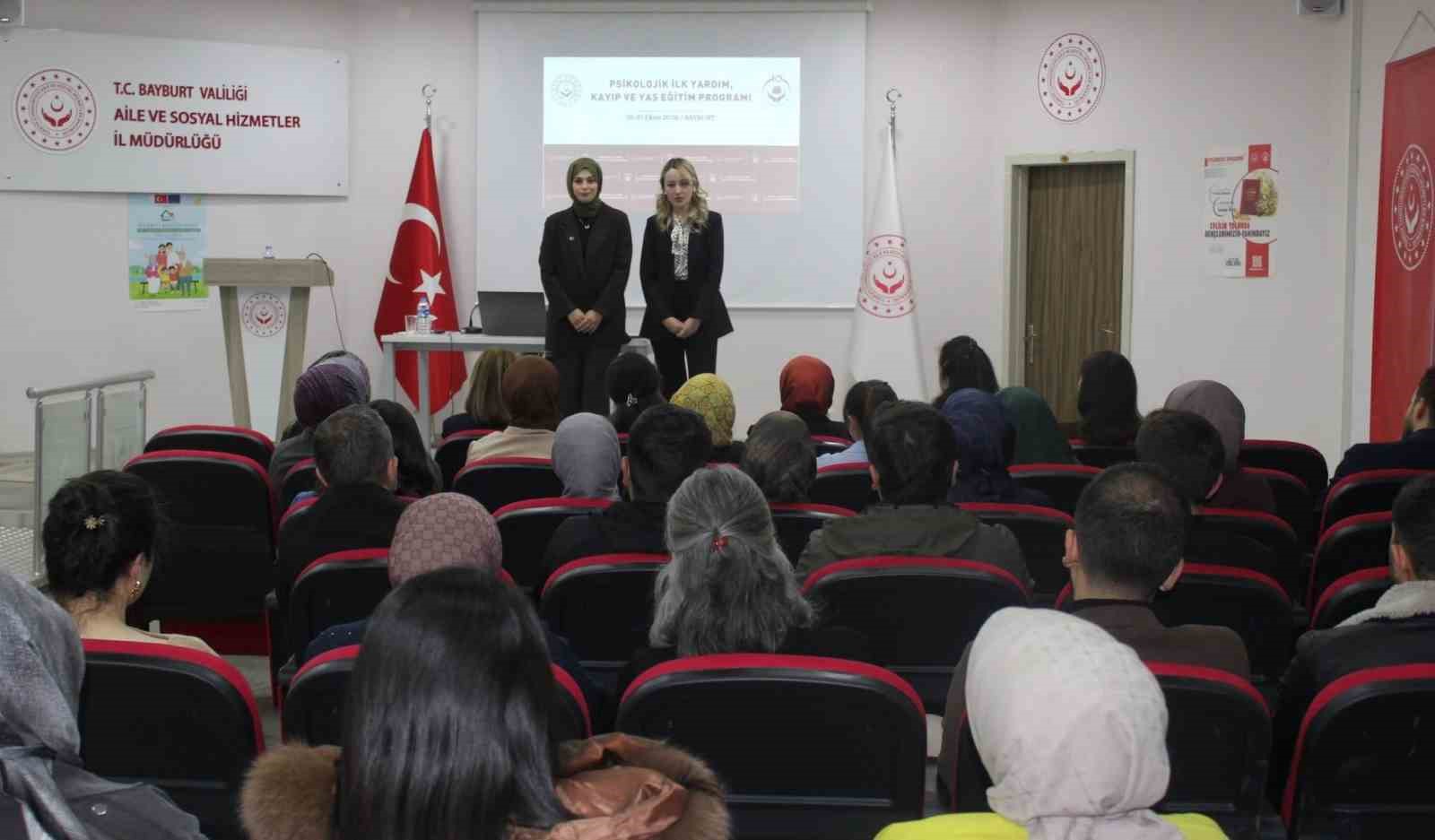 Sosyal hizmet personeline psikolojik destek eğitimi verildi
