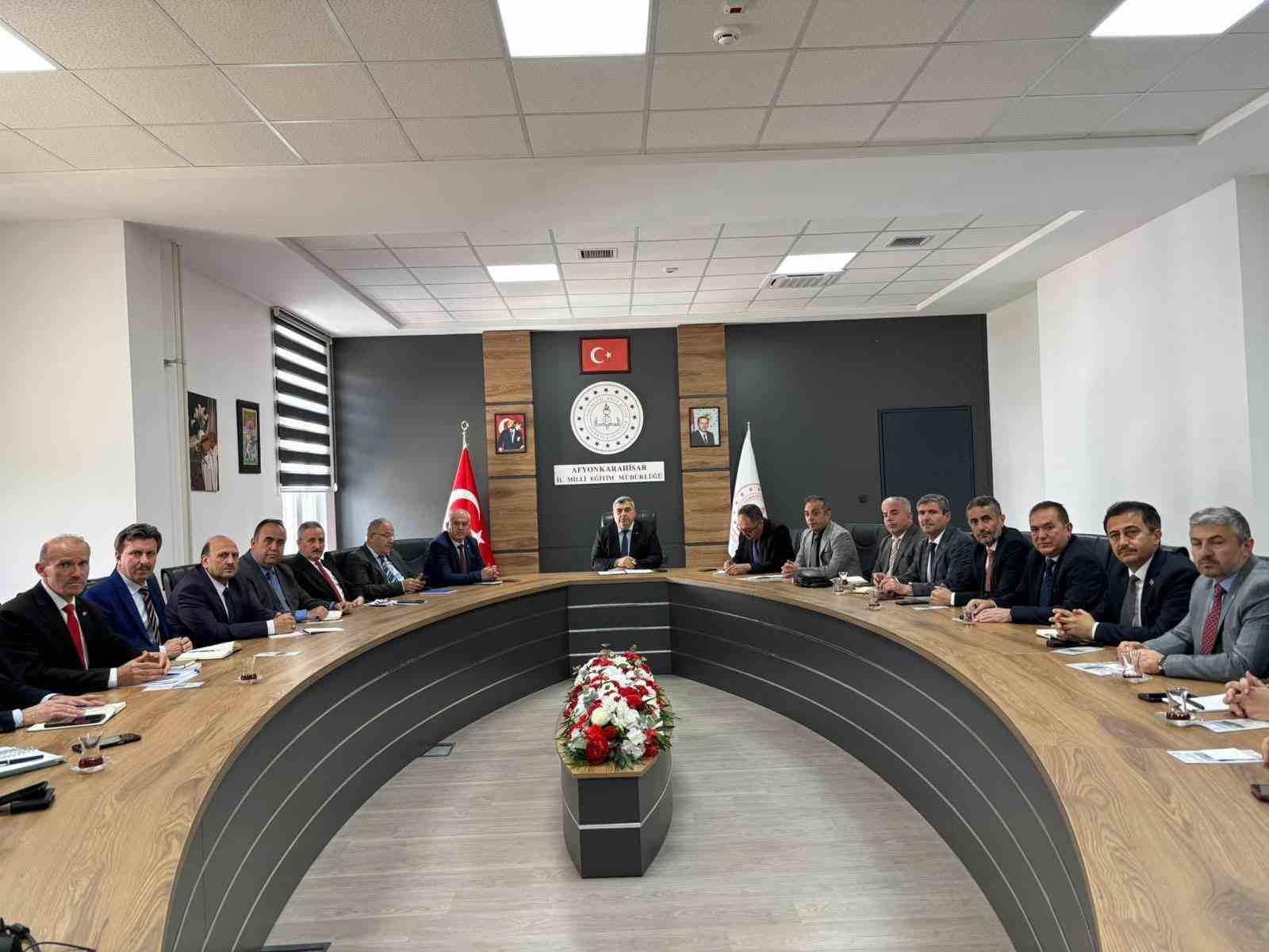 Sünnetci: "Eğitimde başarı güçlü iş birliğiyle olur"

