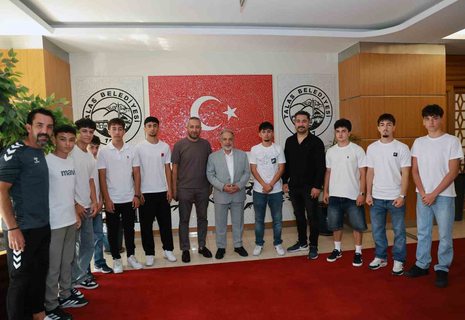 Talas Sporcu Fabrikası’ndan Kayserispor’a 9 futbolcu daha
