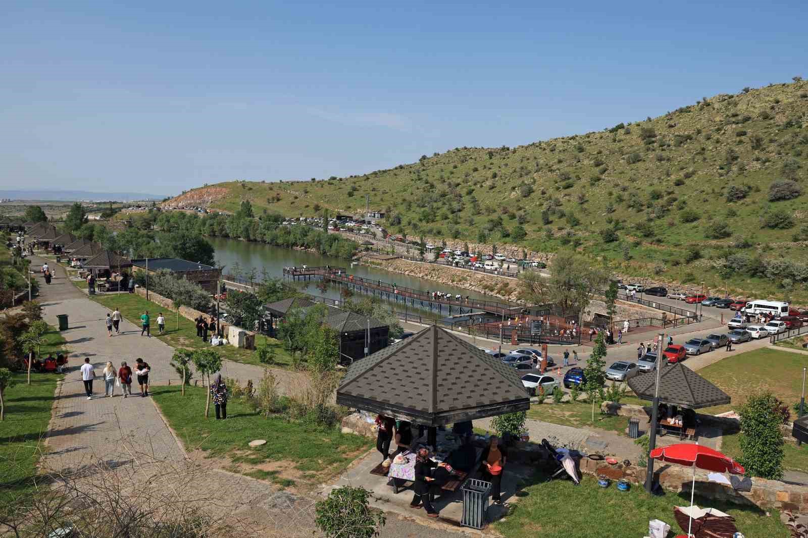 Talas’ta tesislerin mesai saati değişti
