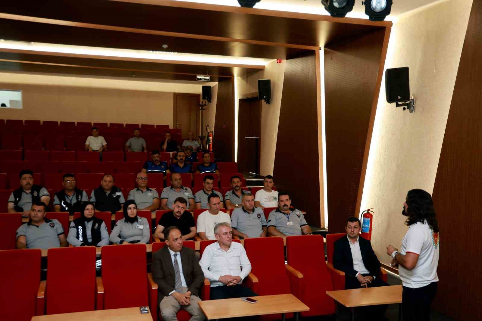 Talas’ta zabıta ve güvenliğe terör eğitimi
