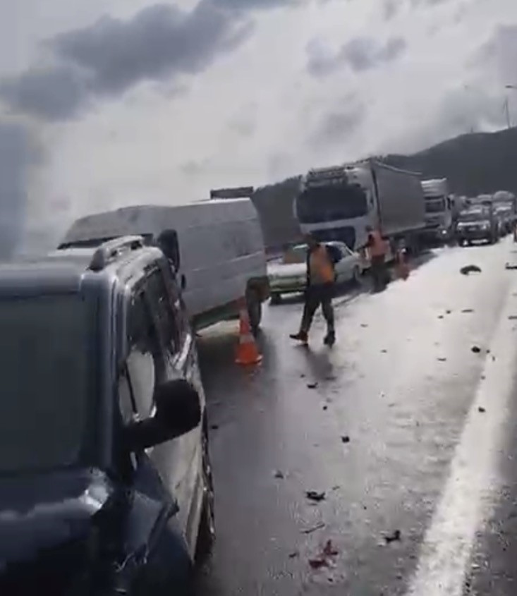 Tarsus-Adana-Gaziantep Otoyolu’nda zincirleme kaza: 8 yaralı
