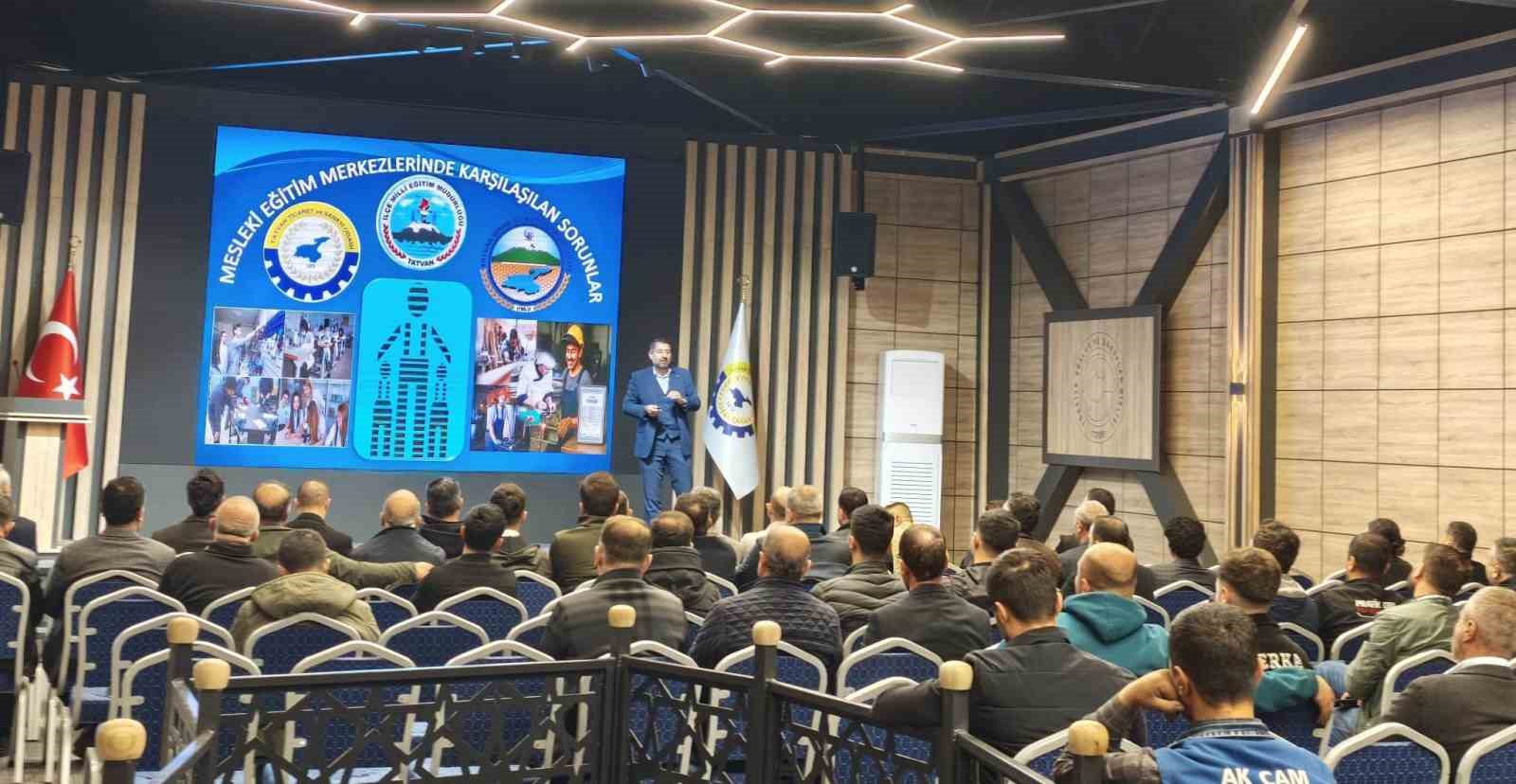 Tatvan’da "Mesleki Eğitim Merkezleri İşletme Toplantısı" düzenlendi
