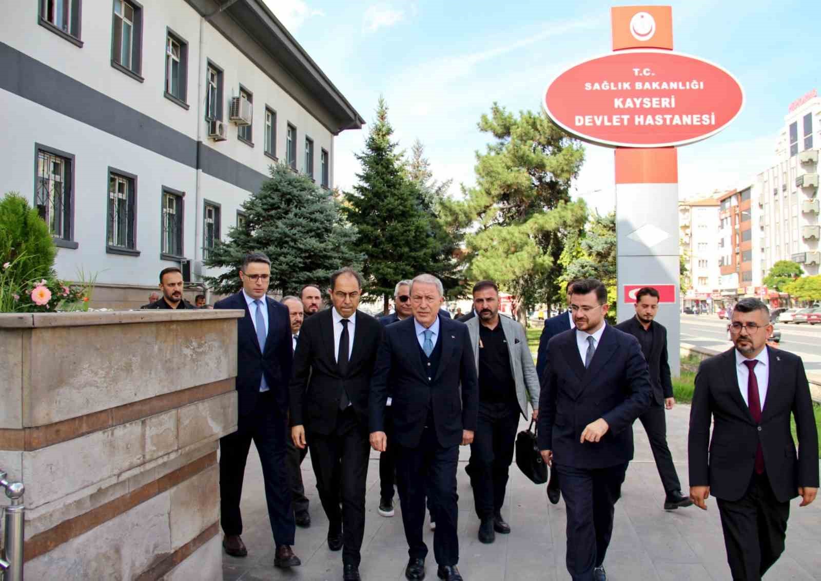 TBMM Millî Savunma Komisyonu Başkanı Akar’dan Kayseri Devlet Hastanesi’ne ziyaret
