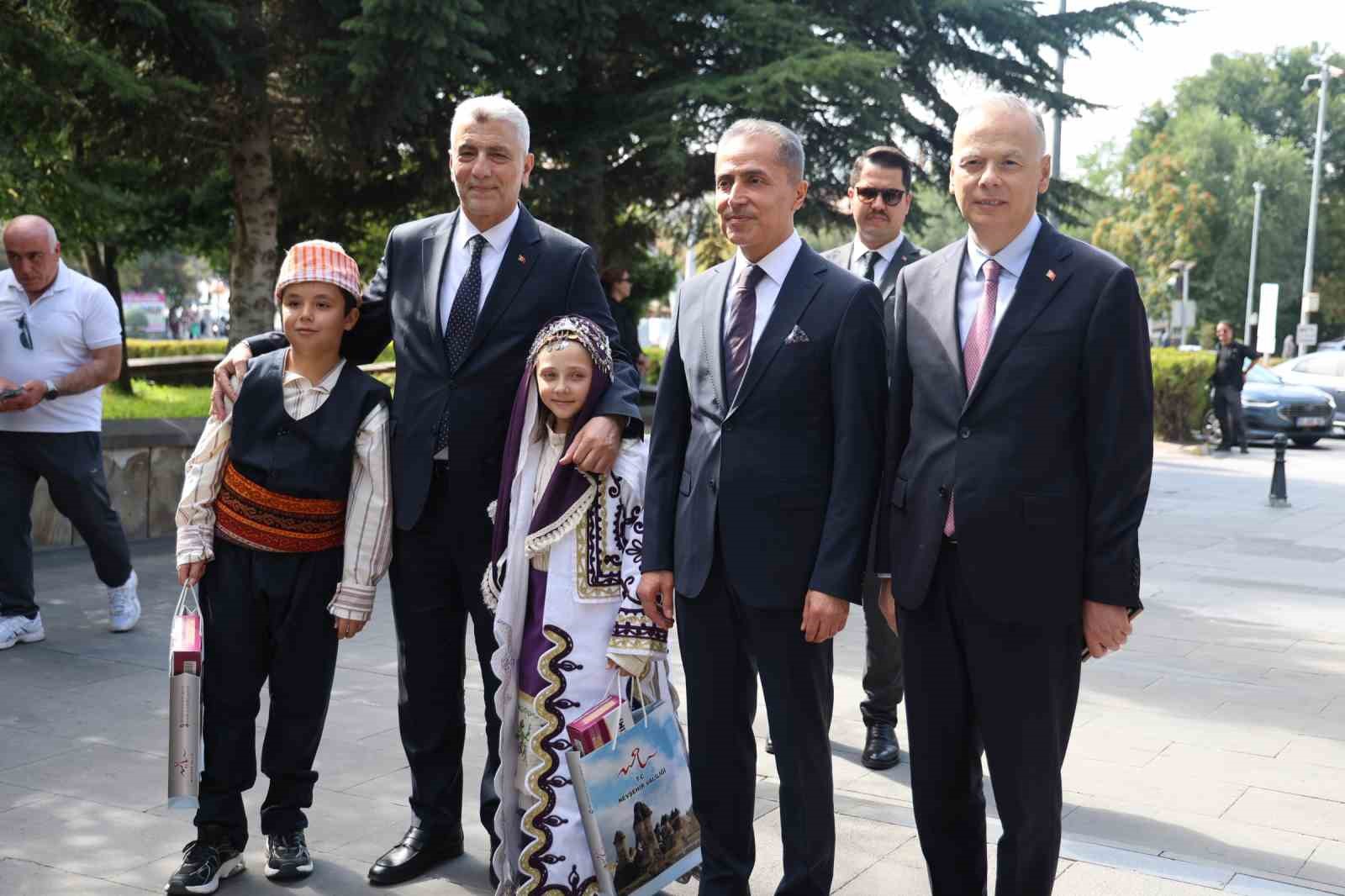 Ticaret Bakanı Prof. Dr. Ömer Bolat: "Türkiye zorlu şartlara rağmen ekonomisini büyütmeye devam ediyor"
