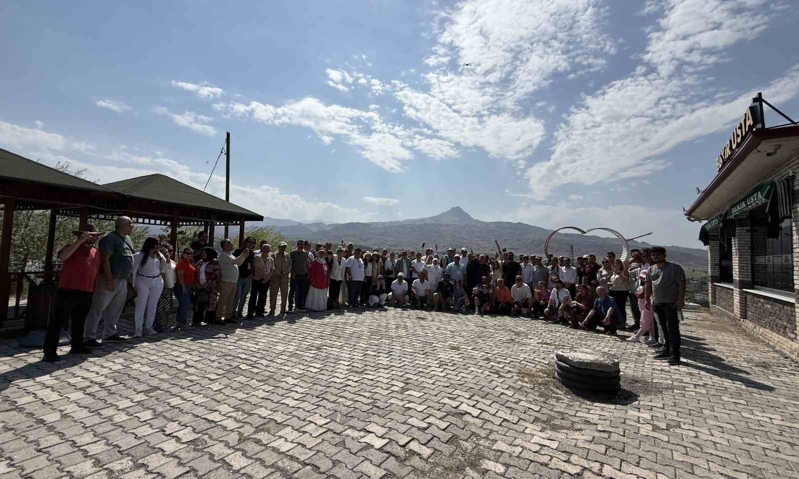 TİGAD’ın 13. Dijital Medya Çalıştayı kapsamında gazeteciler Tuzluca’yı ziyaret etti
