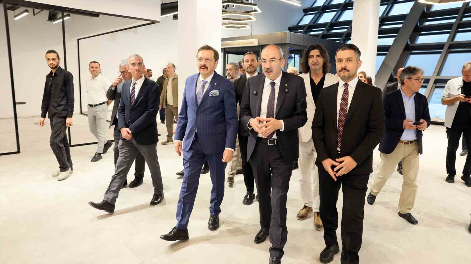 TOBB Başkanı Hisarcıklıoğlu, KAGUTİM ve Digiconnect Merkezlerini yerinde inceledi
