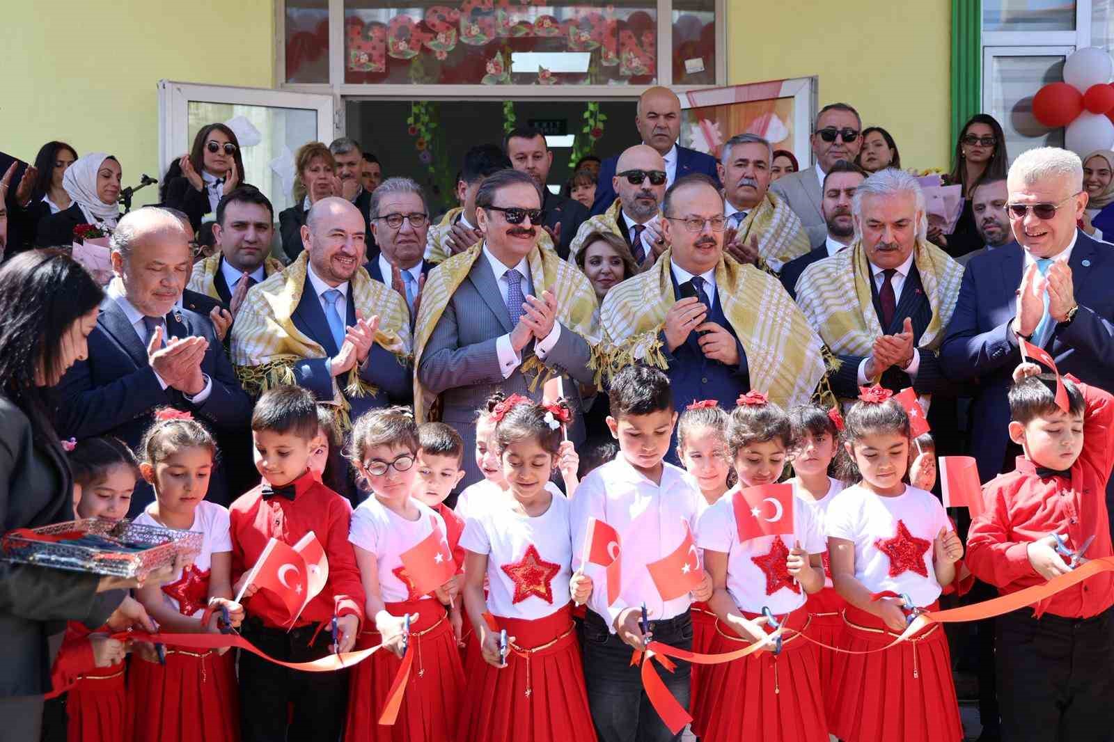 TOBB Başkanı Hisarcıklıoğlu Söke’de Anaokulu açılışına katıldı
