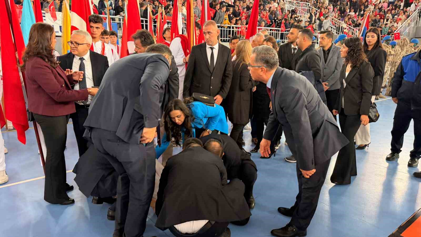 Törende bayılan öğrenciye ilk müdahaleyi doktor milletvekili ve il başkanı yaptı
