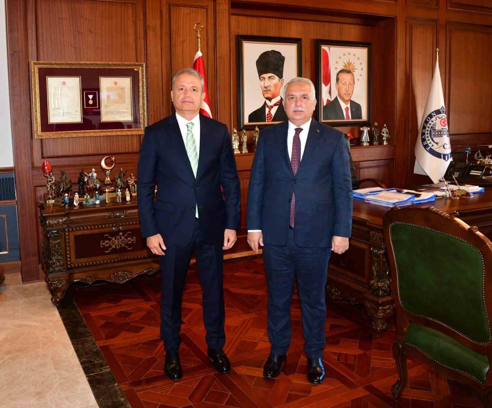 Trabzon’un yeni Emniyet Müdürü Loğoğlu’ndan Vali Yıldırım’a ziyaret
